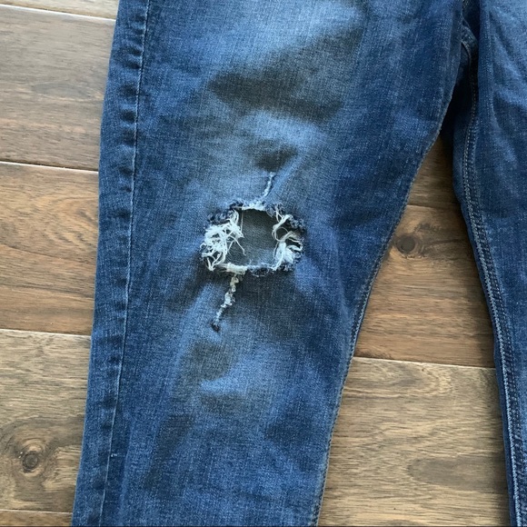 Old Navy WMNS Rockstar Super Skinny Jeans. Sz 16. - Picture 2 of 6